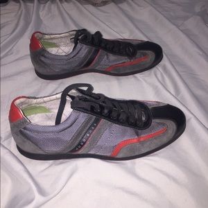 Boss tennis shoes